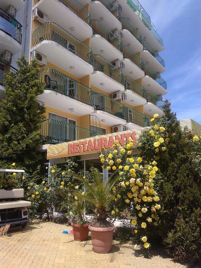 Hotel Yantra Napospart Kültér fotó