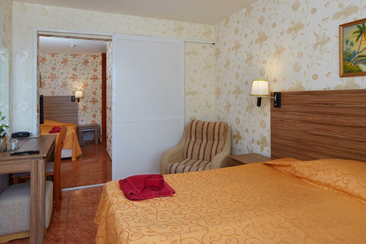 Hotel Yantra Napospart Kültér fotó
