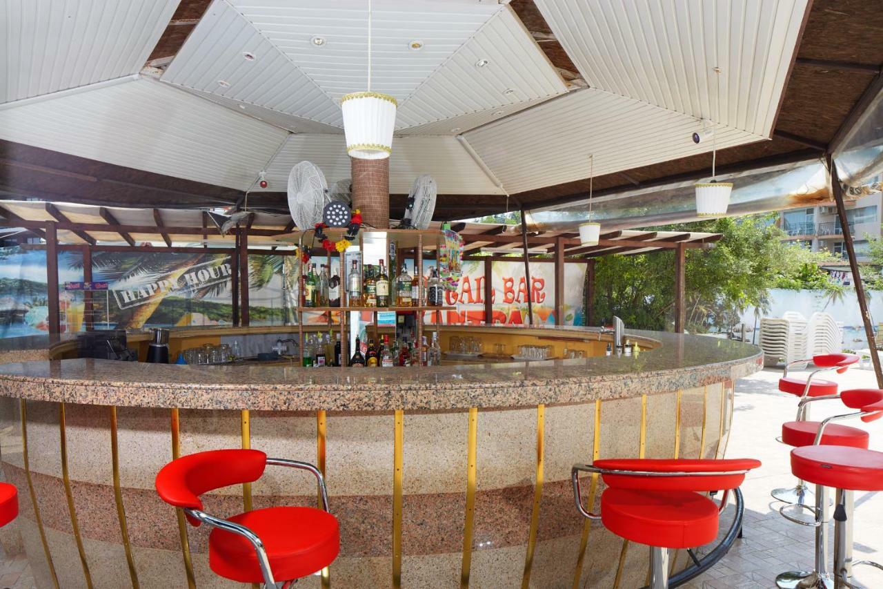 Hotel Yantra Napospart Kültér fotó