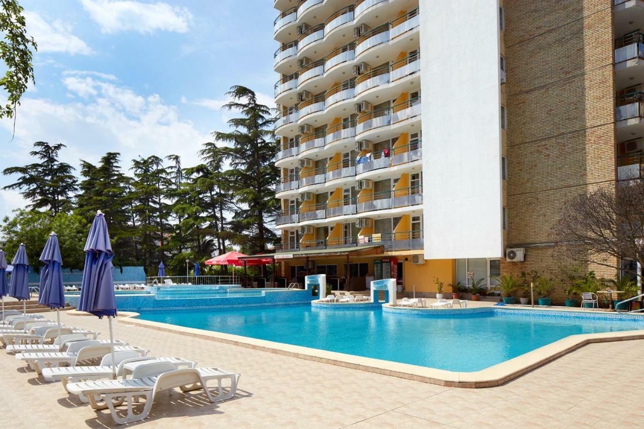 Hotel Yantra Napospart Kültér fotó